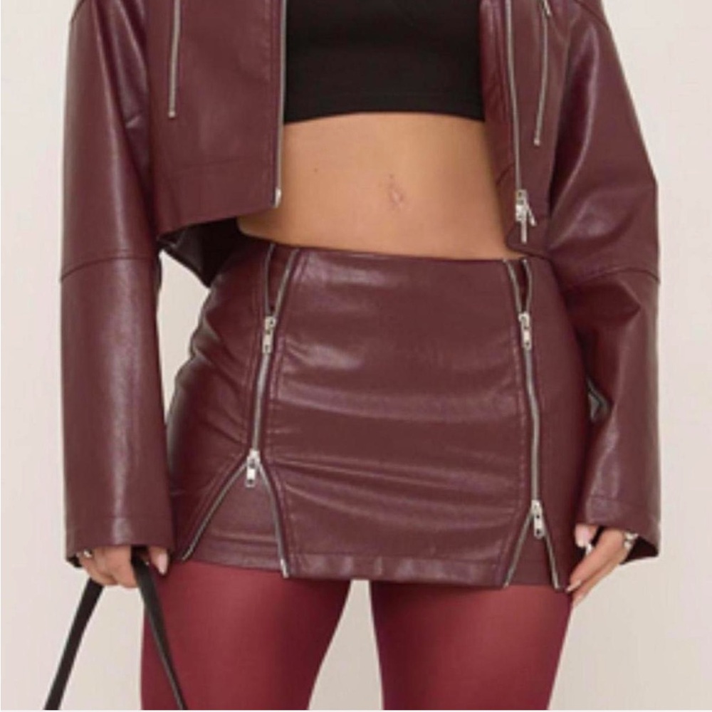 Burgundy Faux Leather Mini Skirt with Zipper Details NWT Size 6